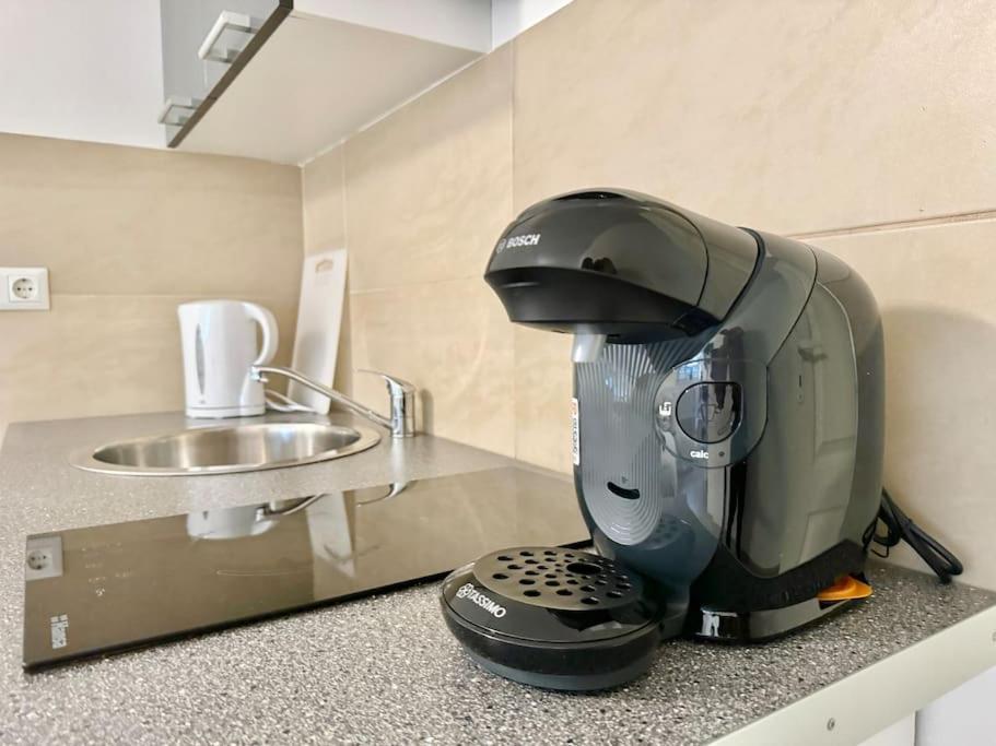 Stylish Schonbrunn Apartments With Free Parking Vienna Exterior photo